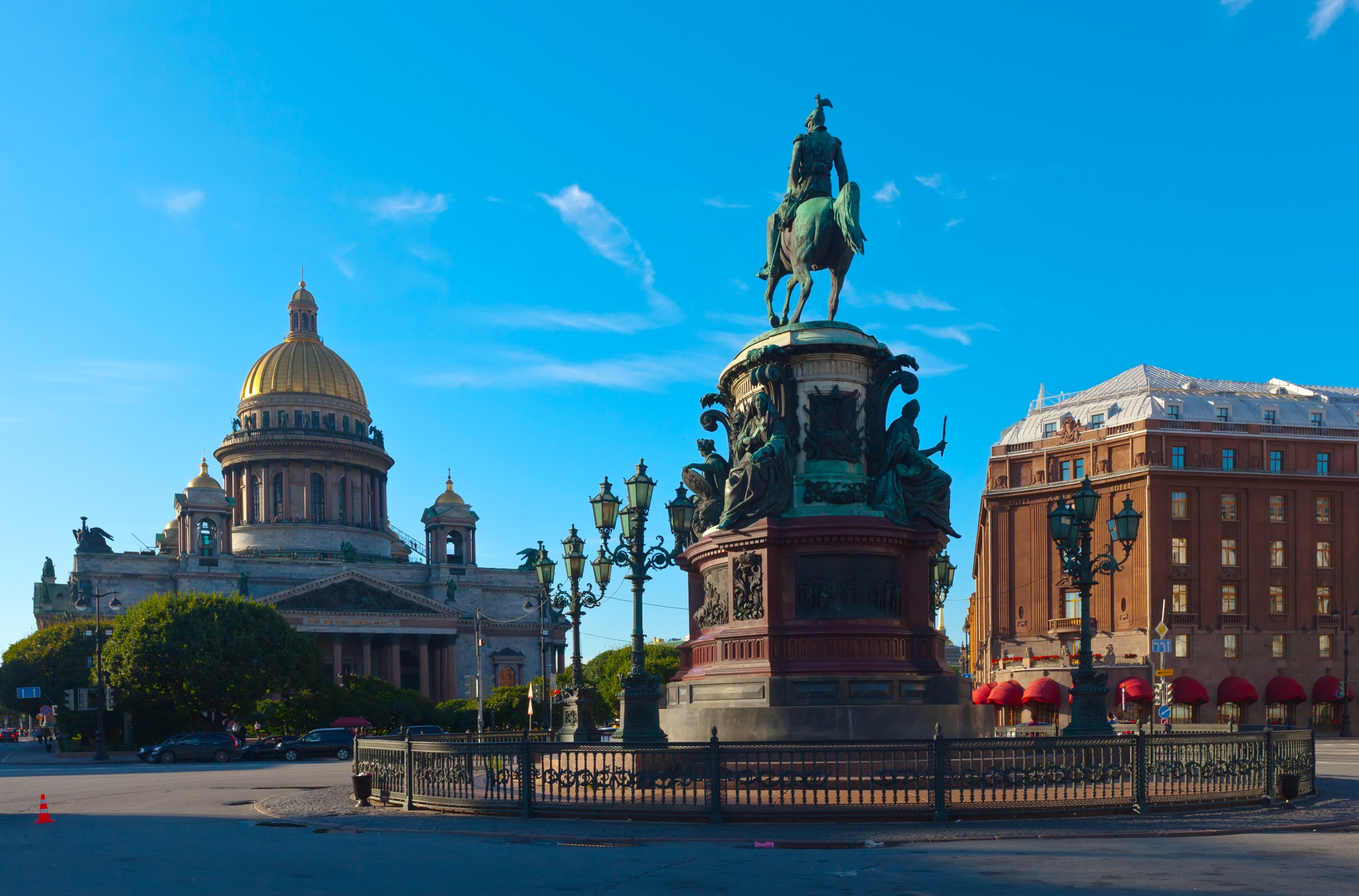 Санкт-Петербургу 322 года!